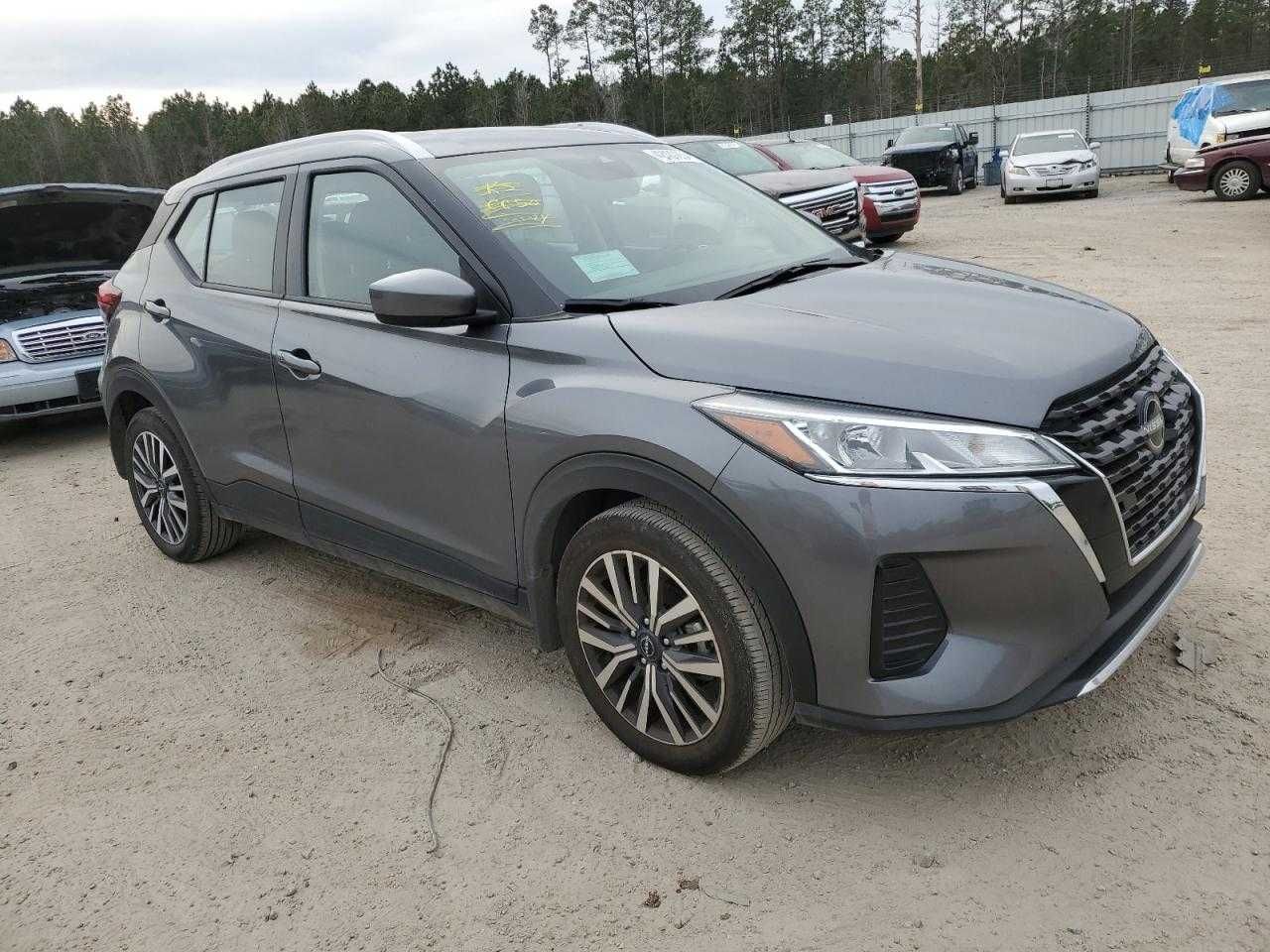 2023 Nissan Kicks Sv