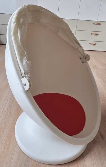Fotelik dla dziecka obrotowy, biały/czerwony IKEA PS LÖMSK
Dziewczyna