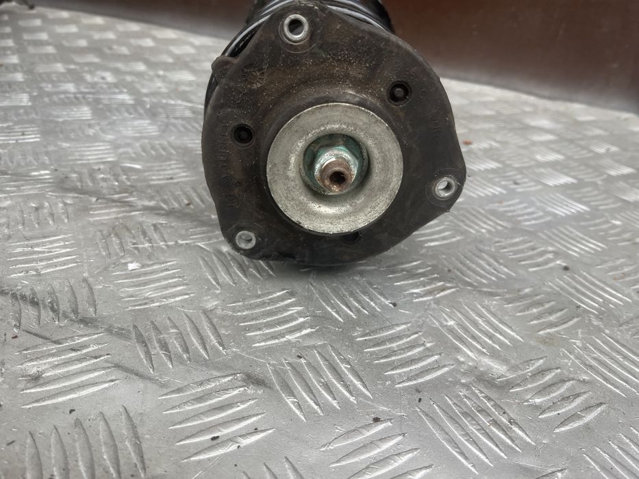 5C0413031AP стойка амортизатора в сборе передняя правая jetta 6