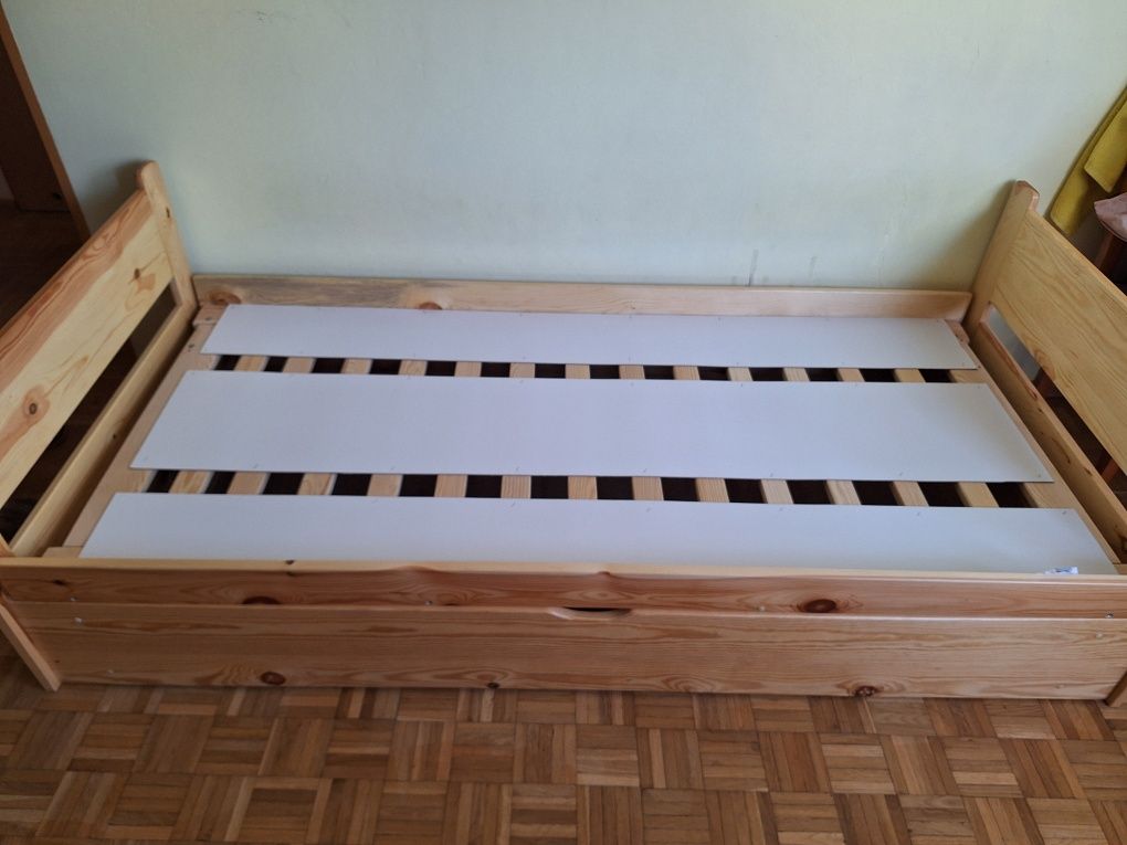 Łóżko z litego drewna 90x200 cm