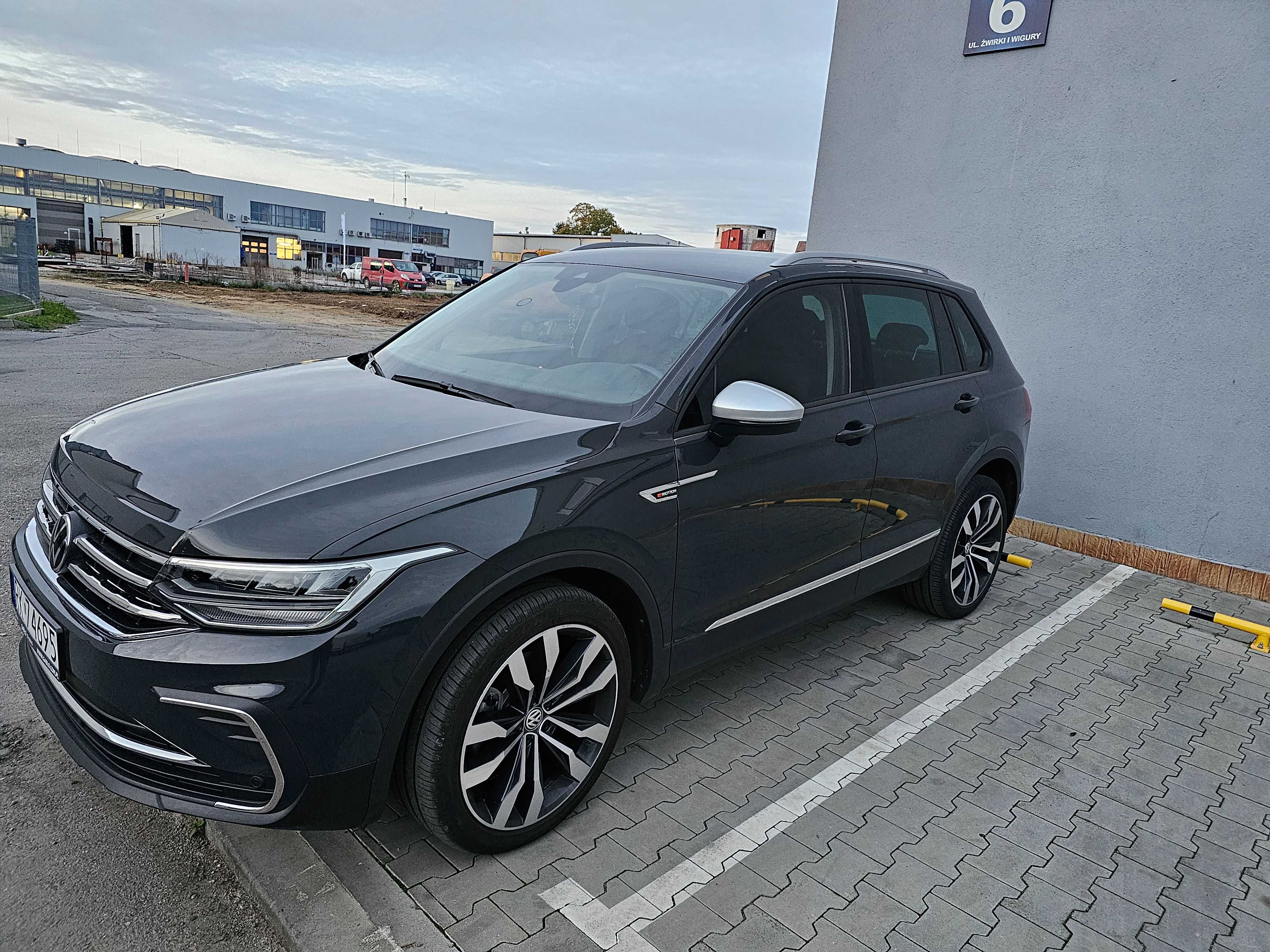 Zderzak TIGUAN  przód  LI7F - stan idealny , grill komplet 2023r