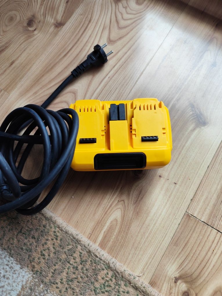 Adapter sieciowy DEWALT DCB500 XR FLEXVOLT