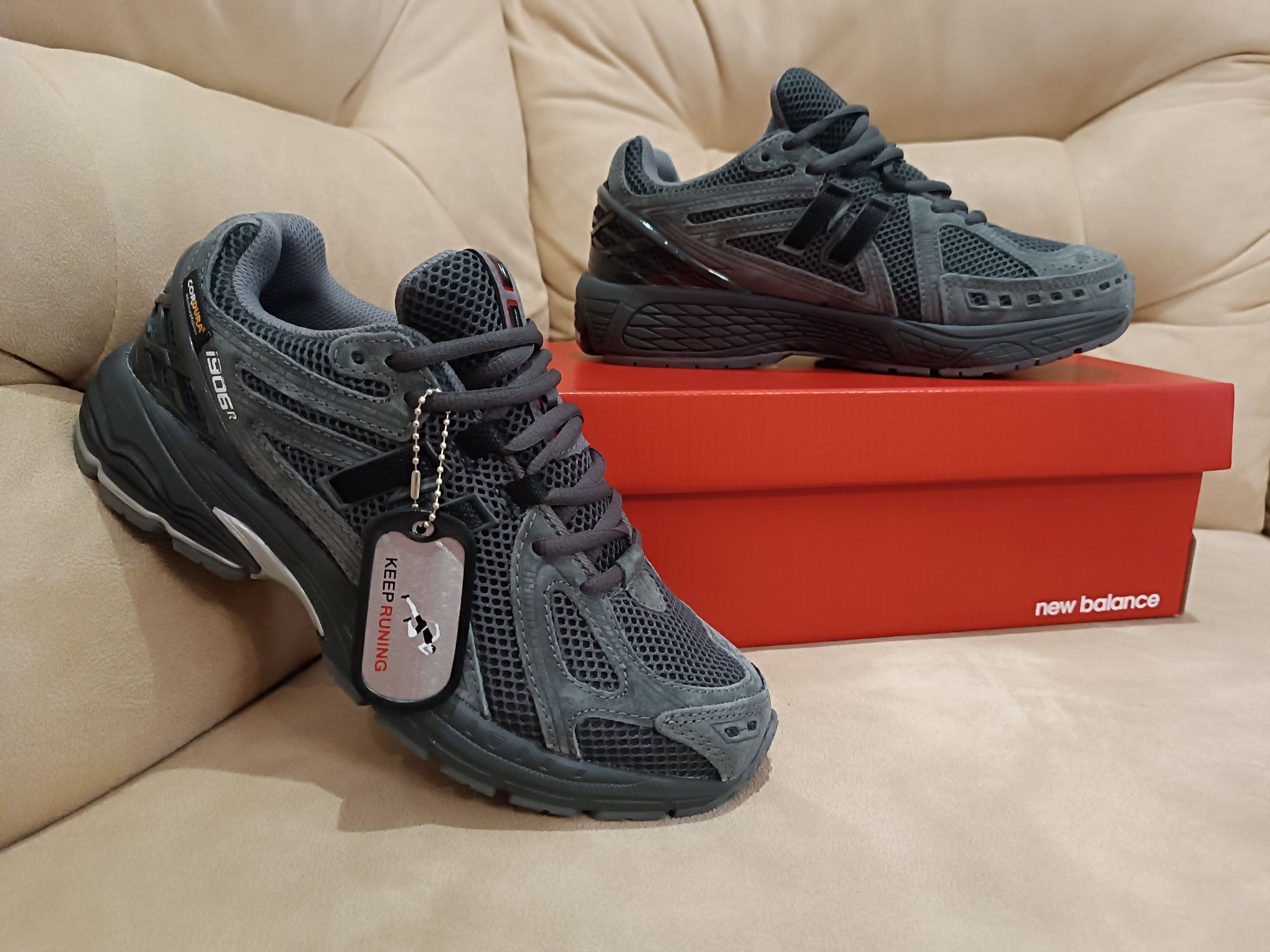 Чоловічі кросівки new balance 1906 R (36-45 розмір) 2 кольори