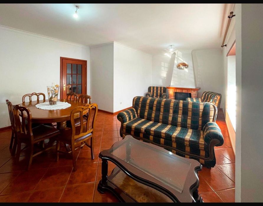 Sofá da para fazer cama a oferecer