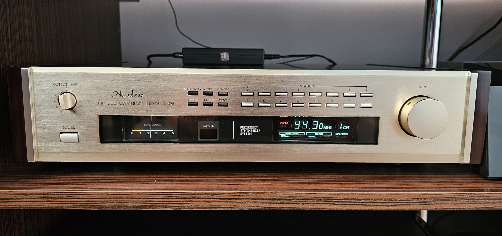 Accuphase tuner T-108 Vintage piękny pedantyczny stan po Serwisie