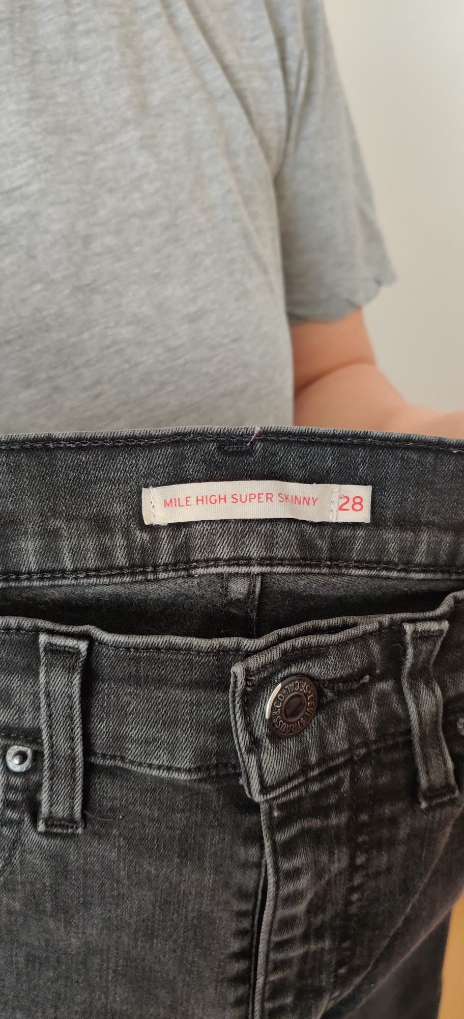 Calças Levis Mile High Super Skinny