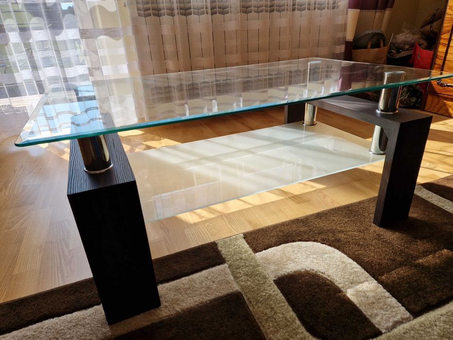 Szklany stolik kawowy