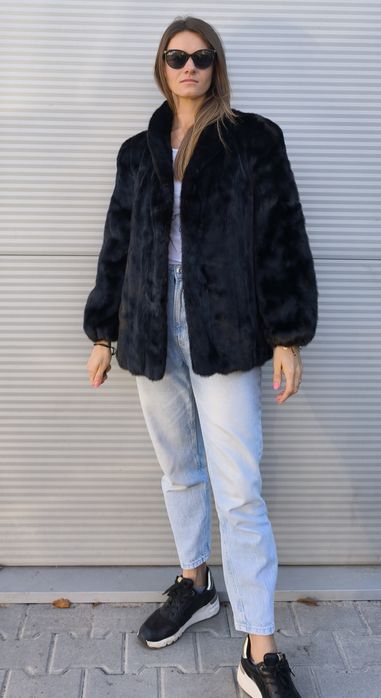 Piękne krótkie futro z norek kruczo czarne rozmiar M L kurtka