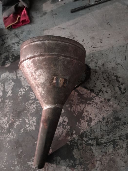 Lejek prl maluch trabant metalowy