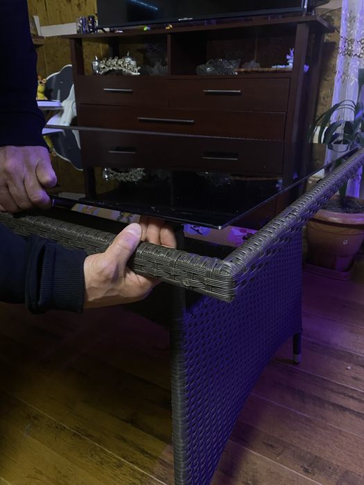 Продам качественный комплект обеденный из технортанга