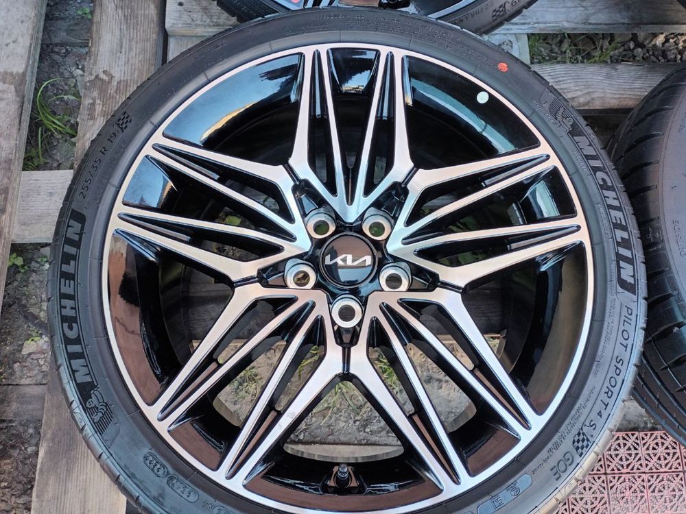 Диски r19 5 114.3 Kia stinger 2022рік 5x114,3