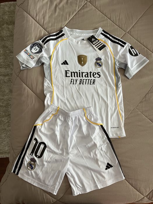 Camisola Real Madrid Mbappe Equipamento criança tamanho 10 anos