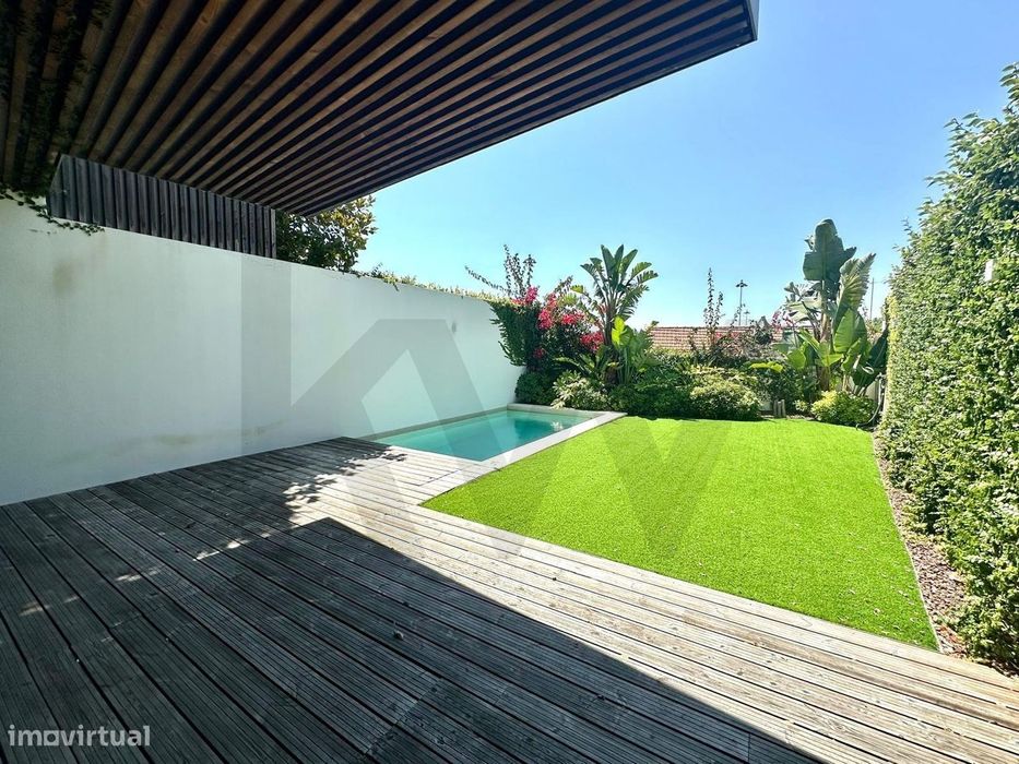 Moradia T5 de Luxo – Localização Exclusiva com total Privacidade!