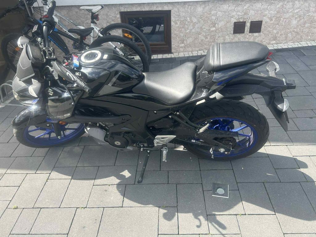 Suzuki gsx s 125