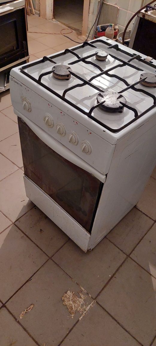 Газовая плита красивая без ржавчины