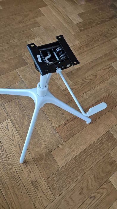 Biała podstawa z czterema nogami IKEA LÅNGFJÄLL