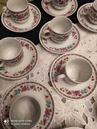 Komplet filizanek z chińskiej porcelany 12 szt