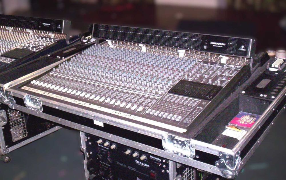 pa sistema de som furacão+mesa mistura behringer MX8000