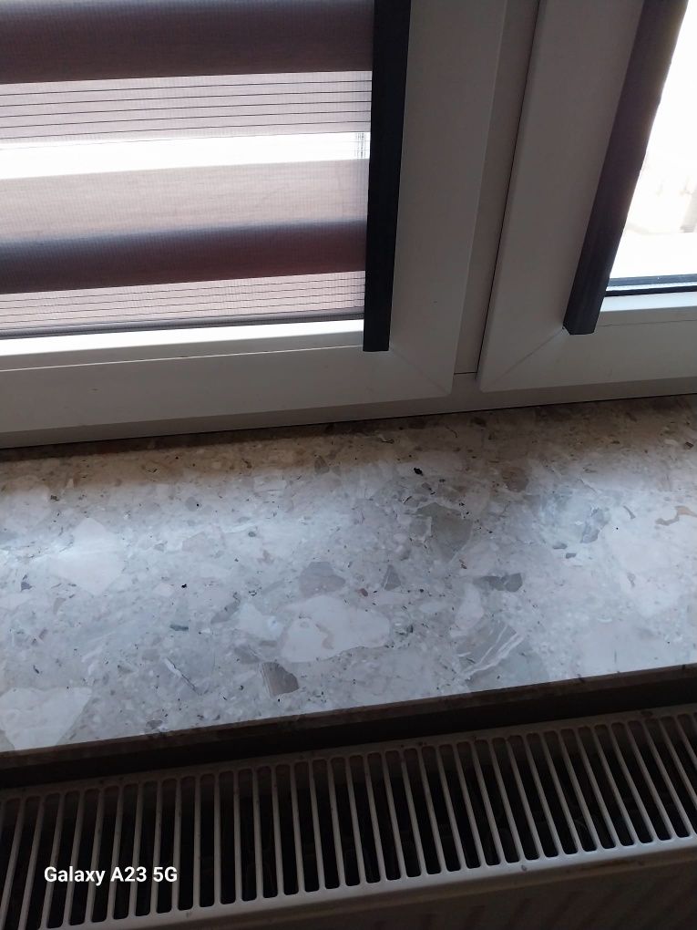 Okna okno plastikowe z roletami dzień noc zdemontowane