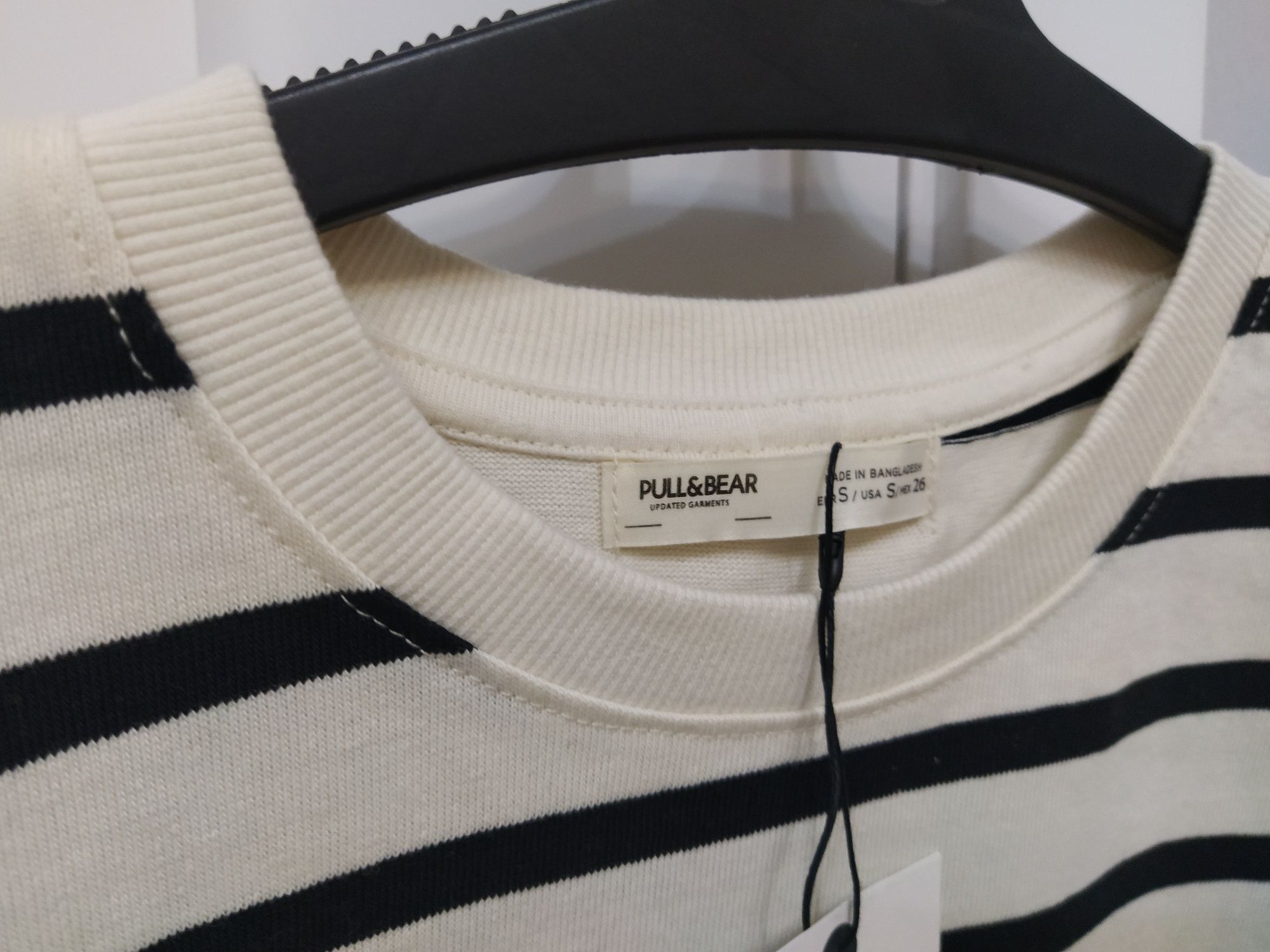 Лонгслів PULL&BЕАR  S/M

Якісний щільний

100% бавовна

В