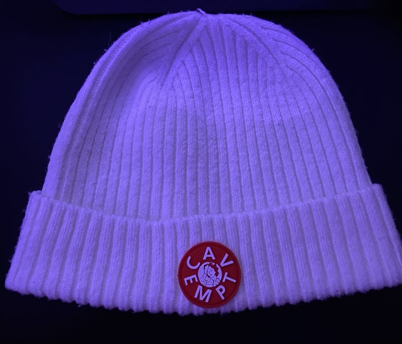 шапка від CAVEMPT