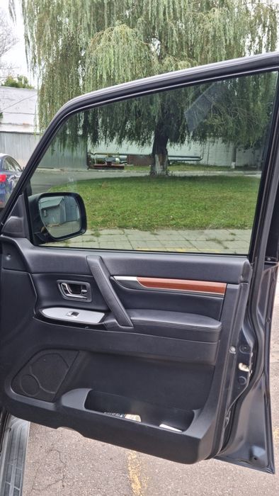 Mitsubishi Pajero Wagon 4