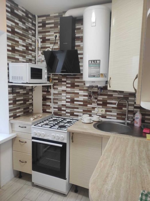 3-х кімнатна, до 7 людей, 4 поверх, всі зручності, квартира посуточно