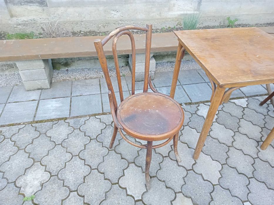 Stary wieszak, stół,  2 krzesła, komplet, Thonet, krzesło gięte
