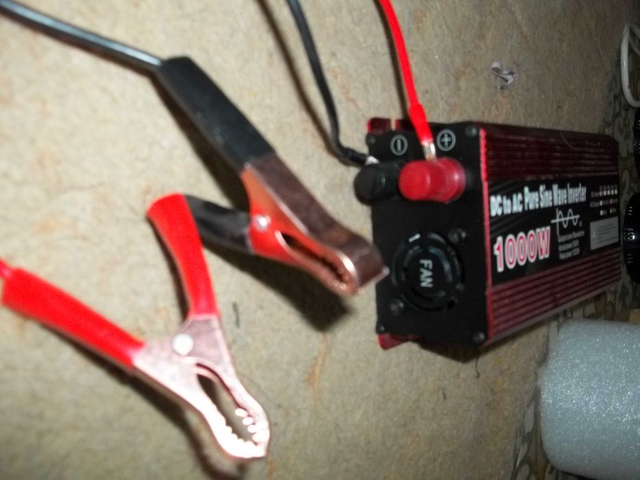 инвертор чистый синус  1000W с диплеем (от акб авто