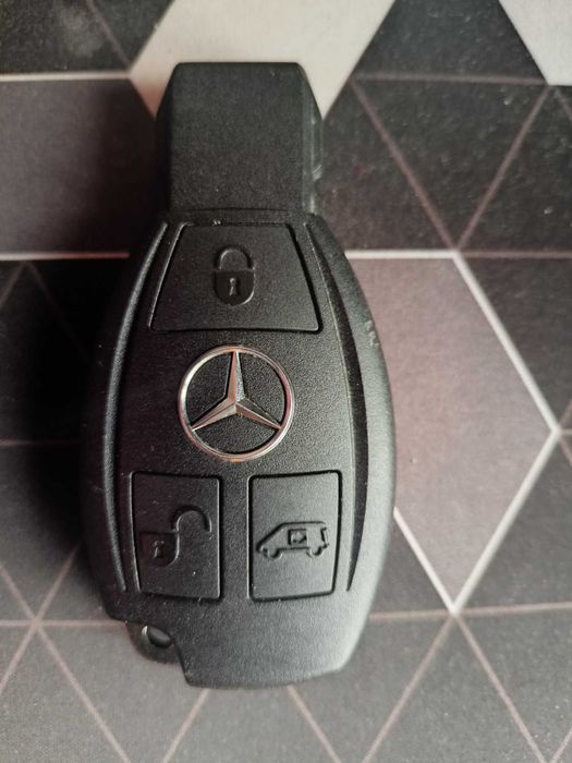 Ключ [рибка] Mercedes