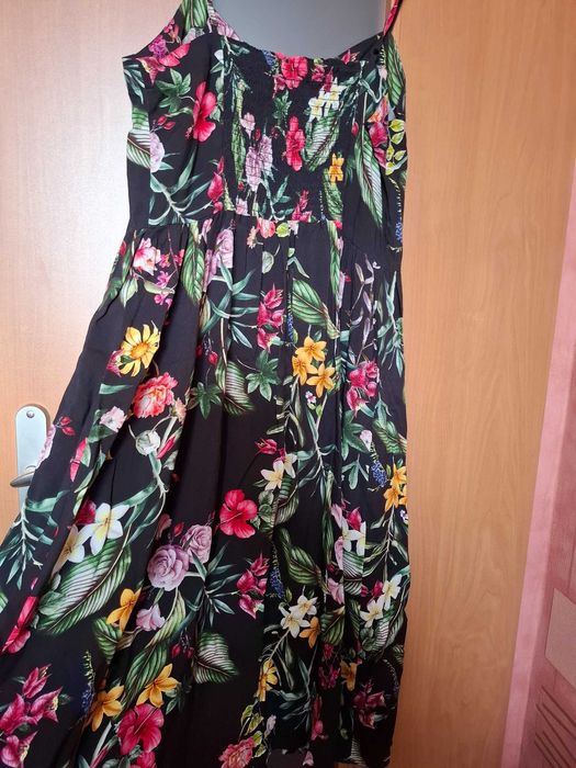 Sukienka czarna w kwiaty na ramiączkach Mohito jak nowa rozmiar 38