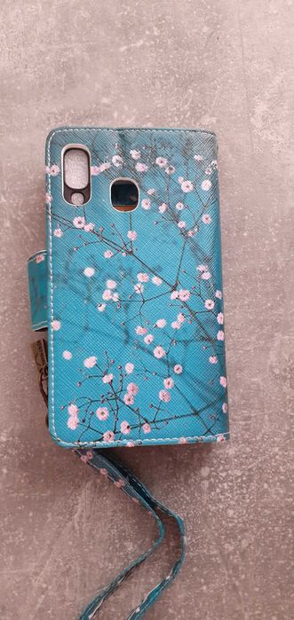 Etui na telefon nowe