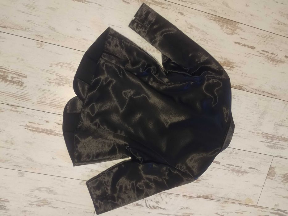 Czarny lśniący żakiecik rękaw 3/4, rozmiar L/XL