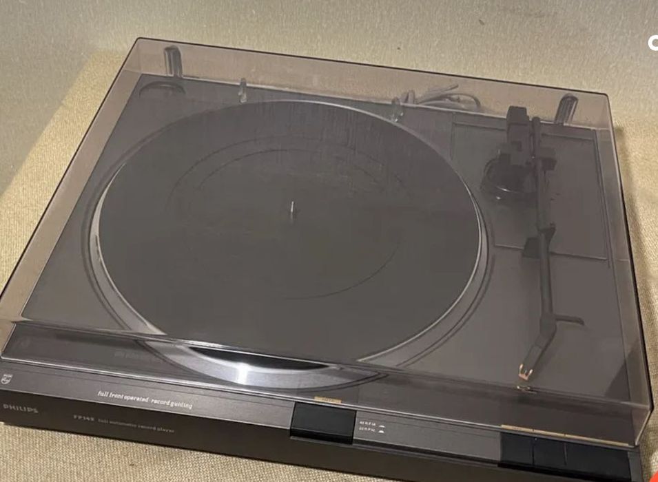 Автоматический проигрыватель винила PHILIPS FP-142