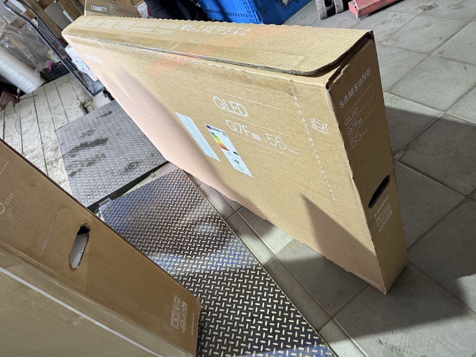 Телевізор Samsung QLED 43Q7F, 50Q7F, 55Q7F, 65Q7F, 75Q7F, 85Q7F (2025)