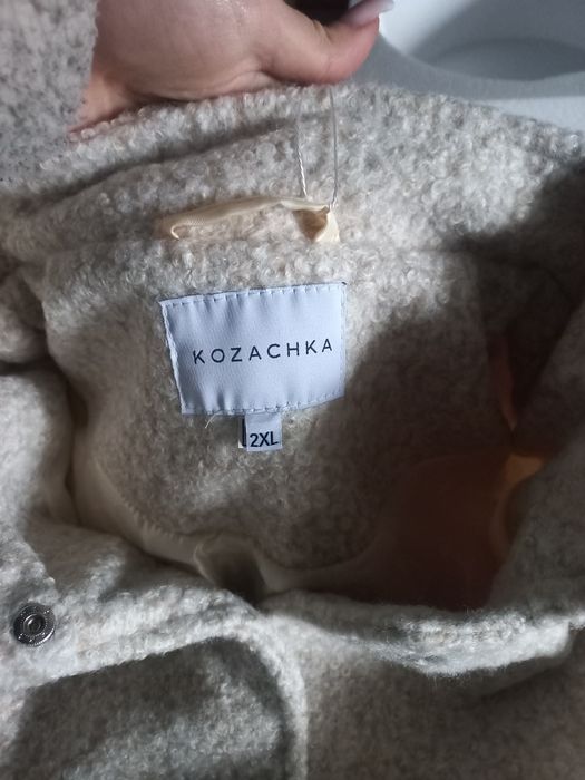 Жіноча курточка бомбер