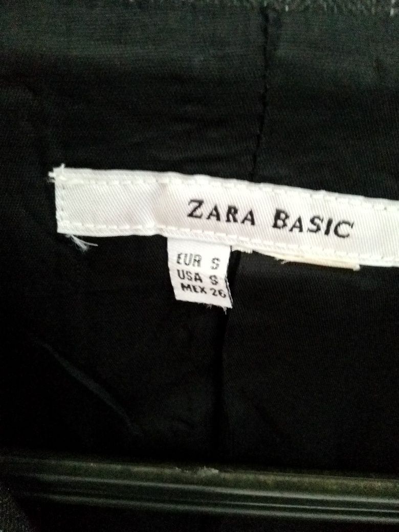 Casaco cinza escuro da Zara