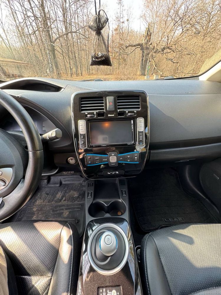 Nissan Leaf SL  2016
