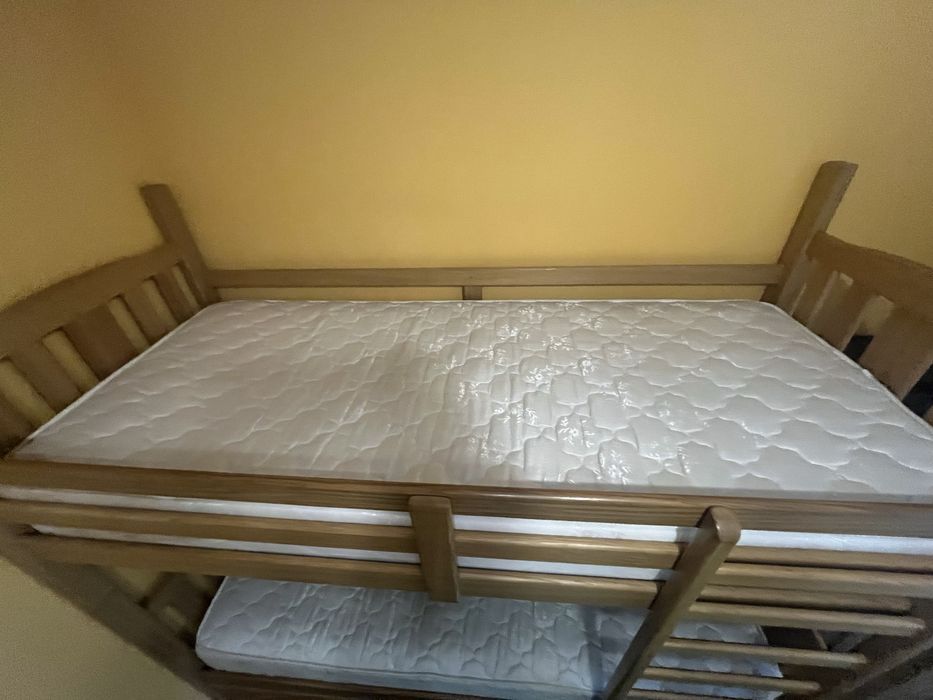 Двоярусне ліжко з дубу в ідеальному стані 200см/85см+2 матраци