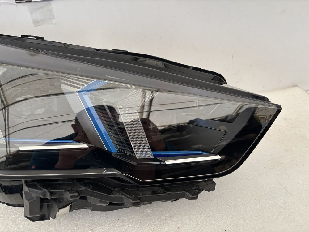 BMW X2 U10 lampa prawy przód prawa przednia FULL LED