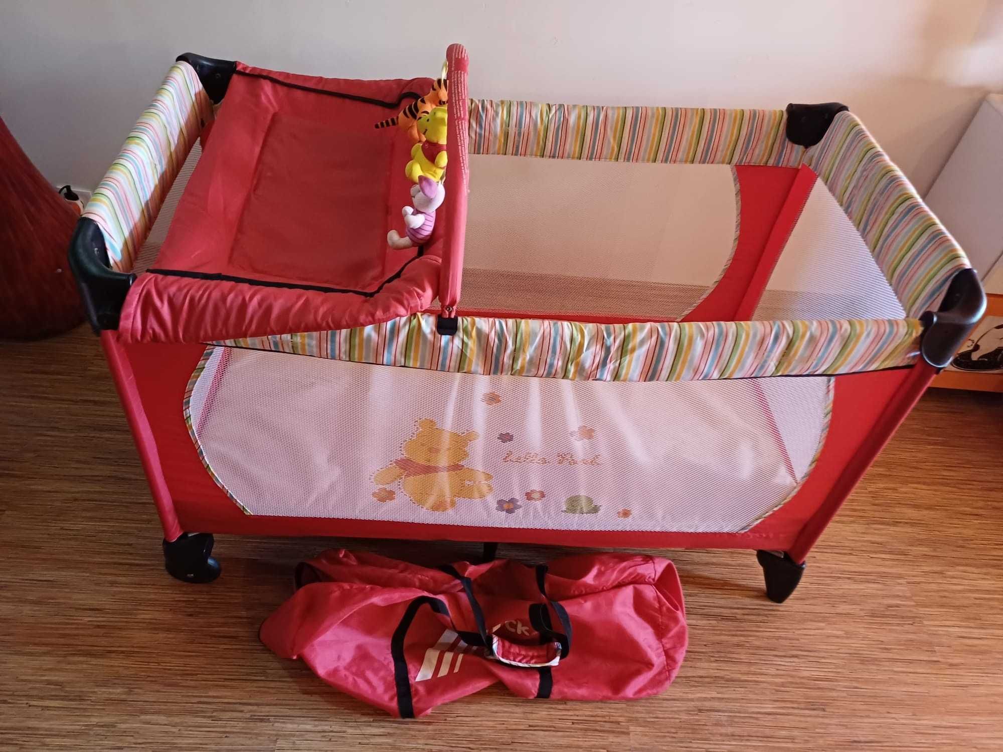 Cama de viagem para criança Winnie The Pooh com muda-fraldas. 45 eur.