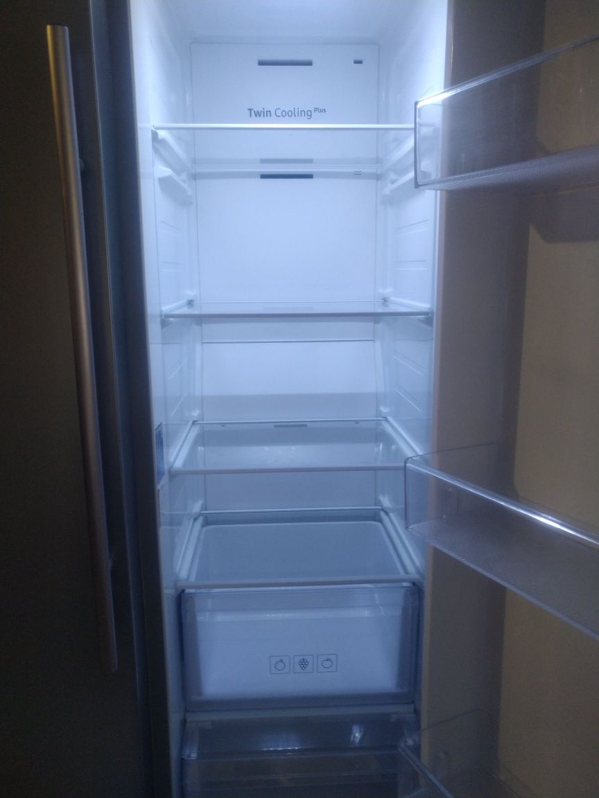 Lodówka duża Samsung