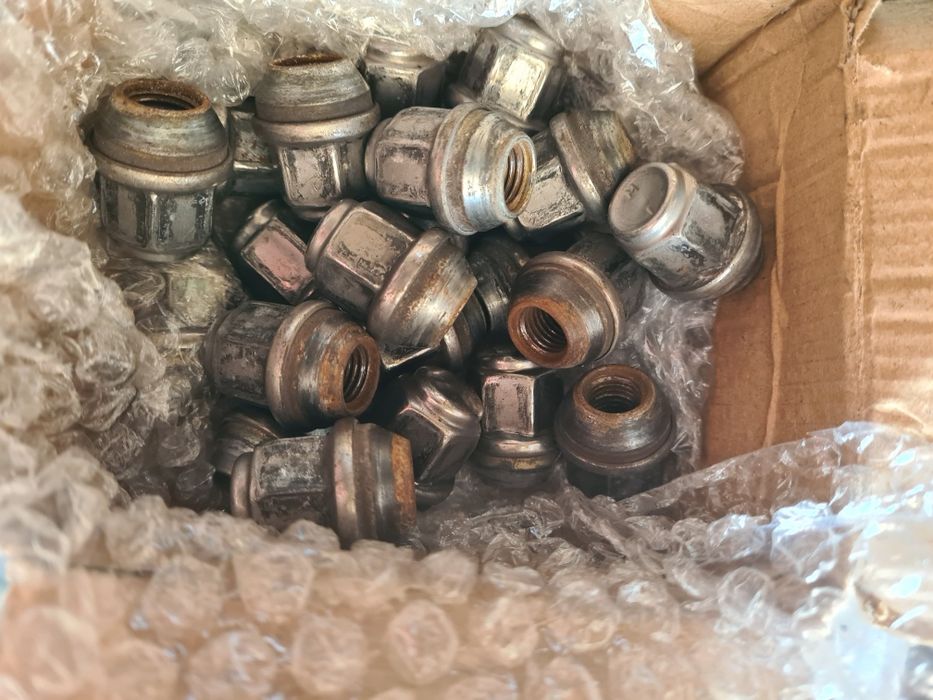 Nakrętki kół freemont journey