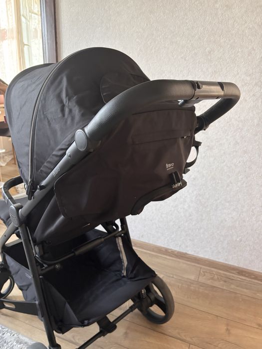 Прогулянкова коляска Carrello Bravo