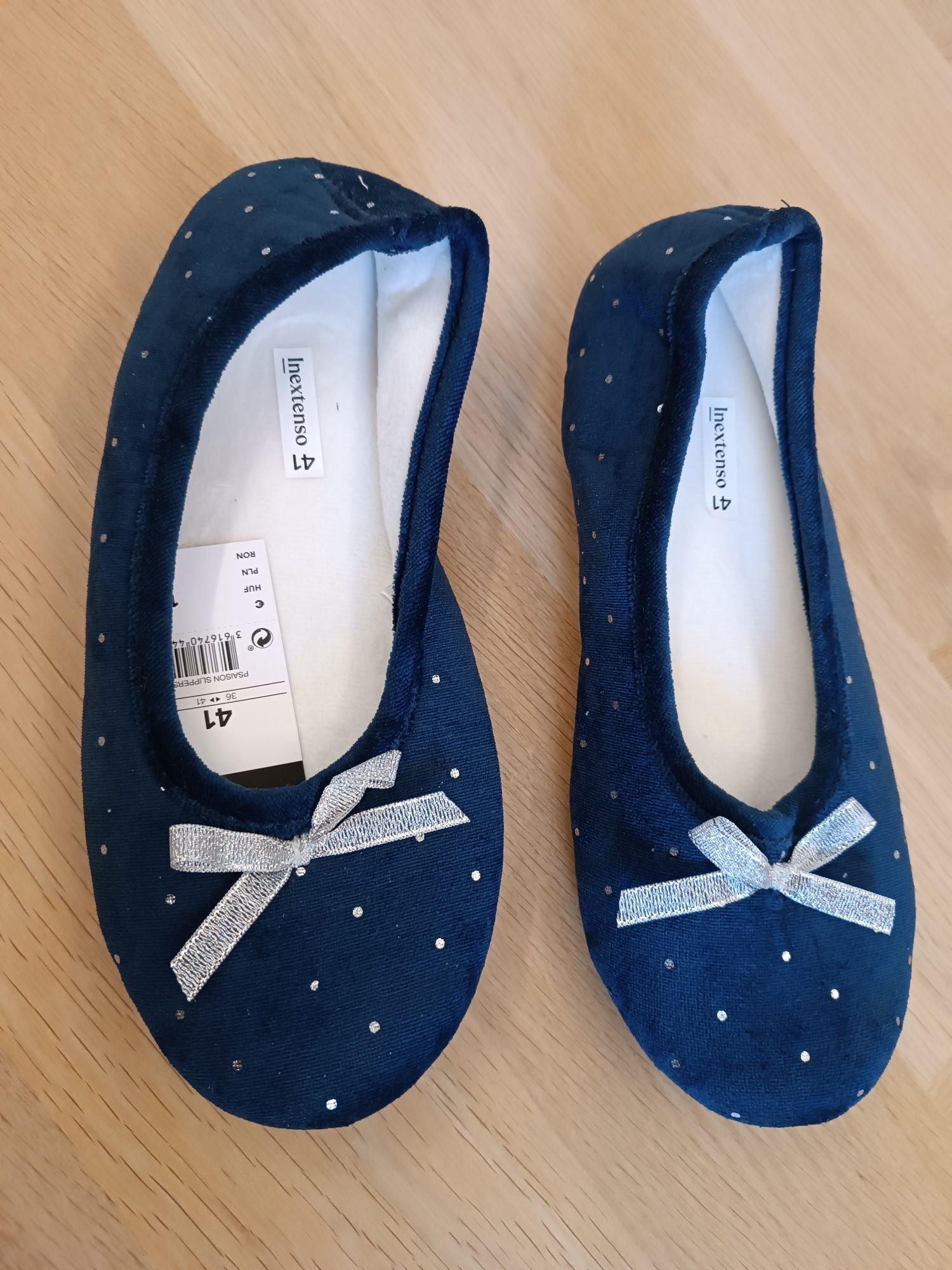 Nowe miękkie kapcie rozmiar 41 wkładka 25cm