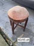 Banqueta em nadeira antiga