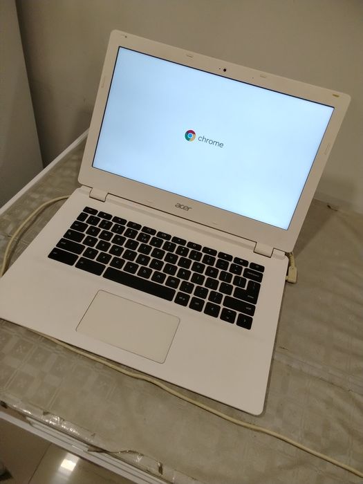 Notebook Acer com carregador