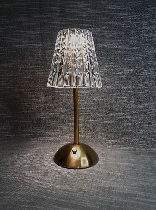 Lampka stołowa led usb