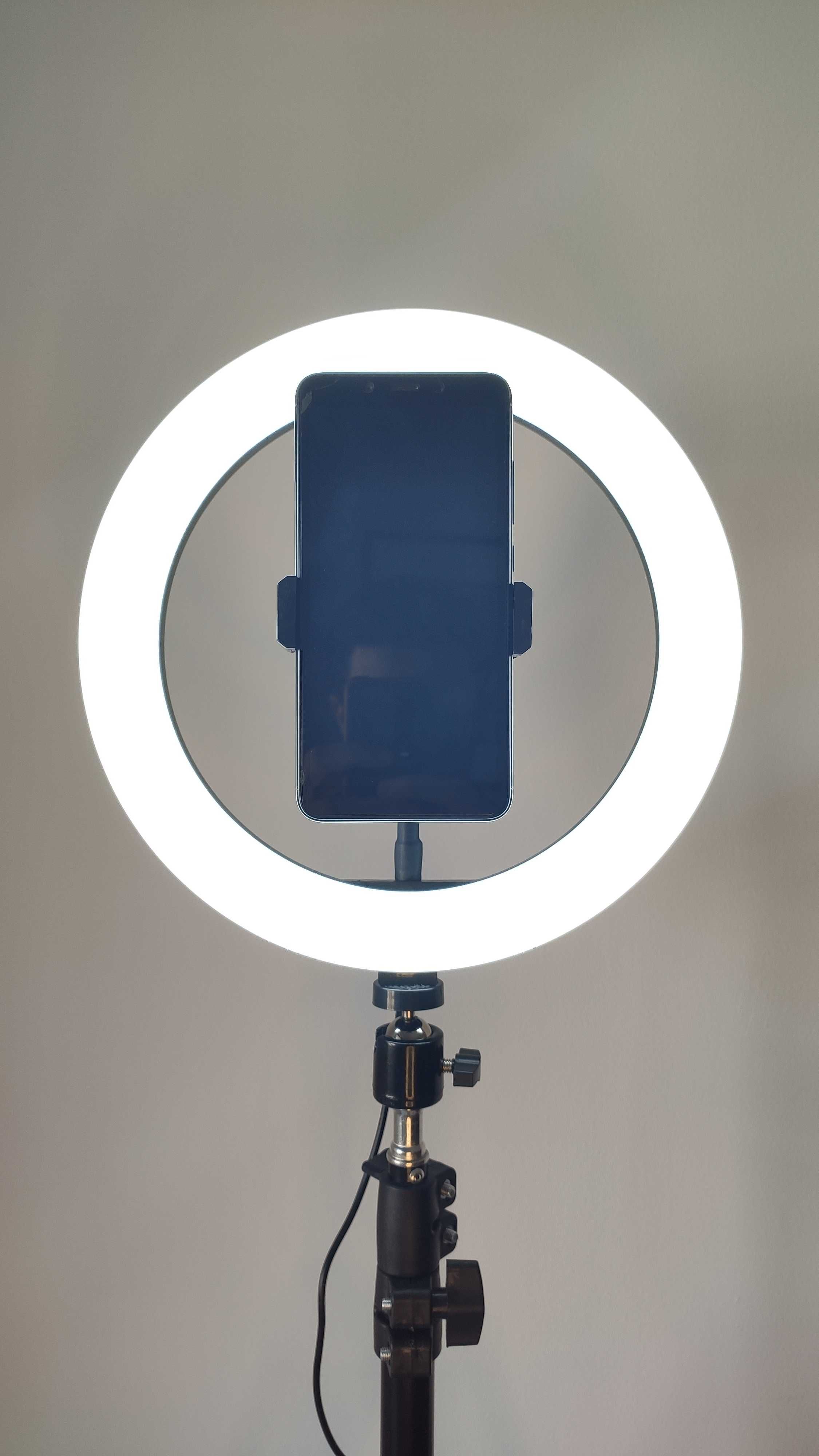 Ring Light com Tripé Extensível Até 210 cm e Anel 26 cm