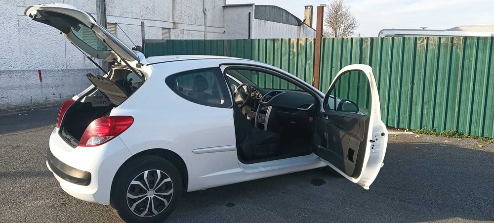 PEUGEOT 207 Ótimo estado - DEZ 2011